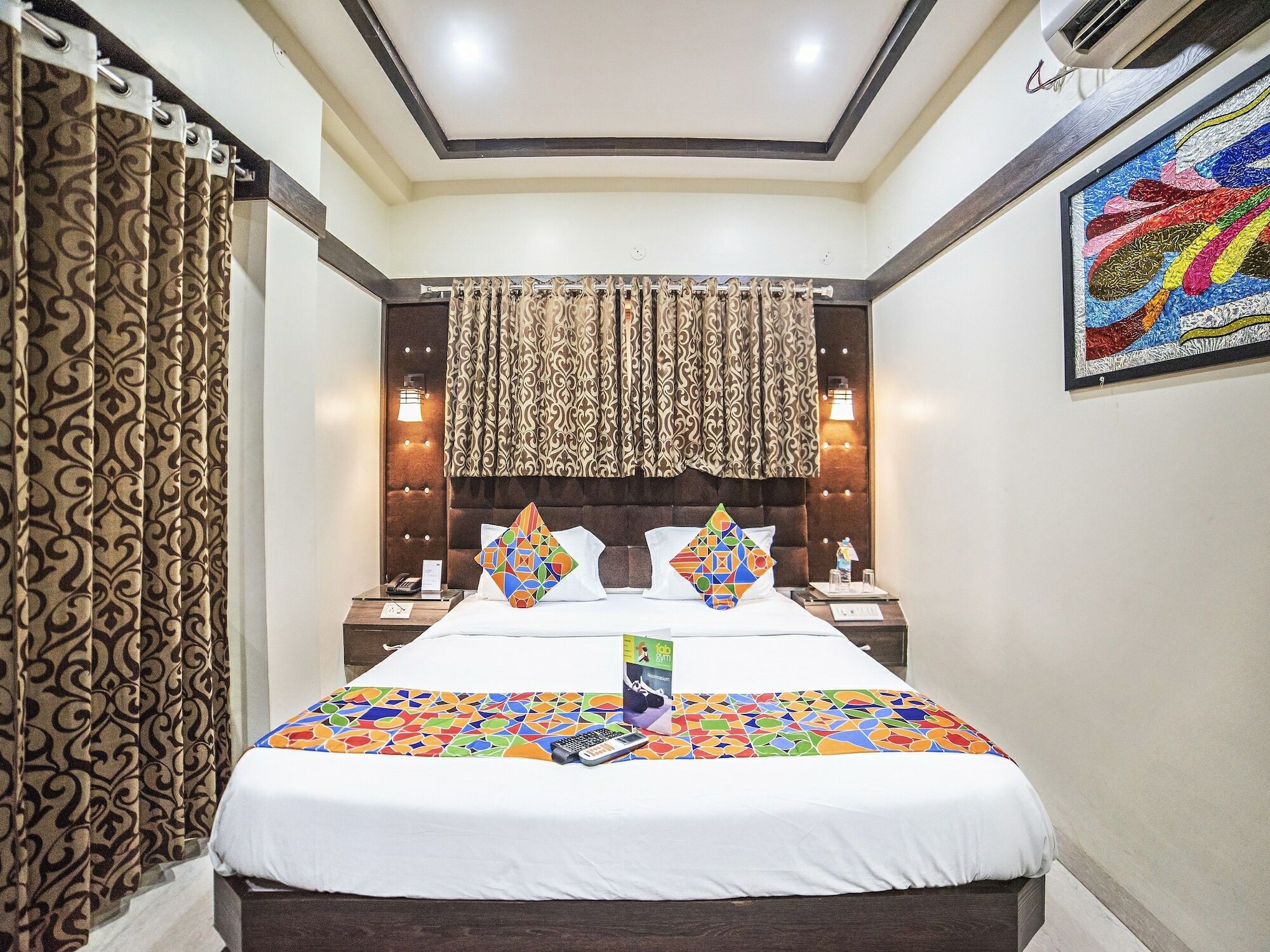 Fabhotel Santoor Geeta Bhawan Square Индор Екстериор снимка