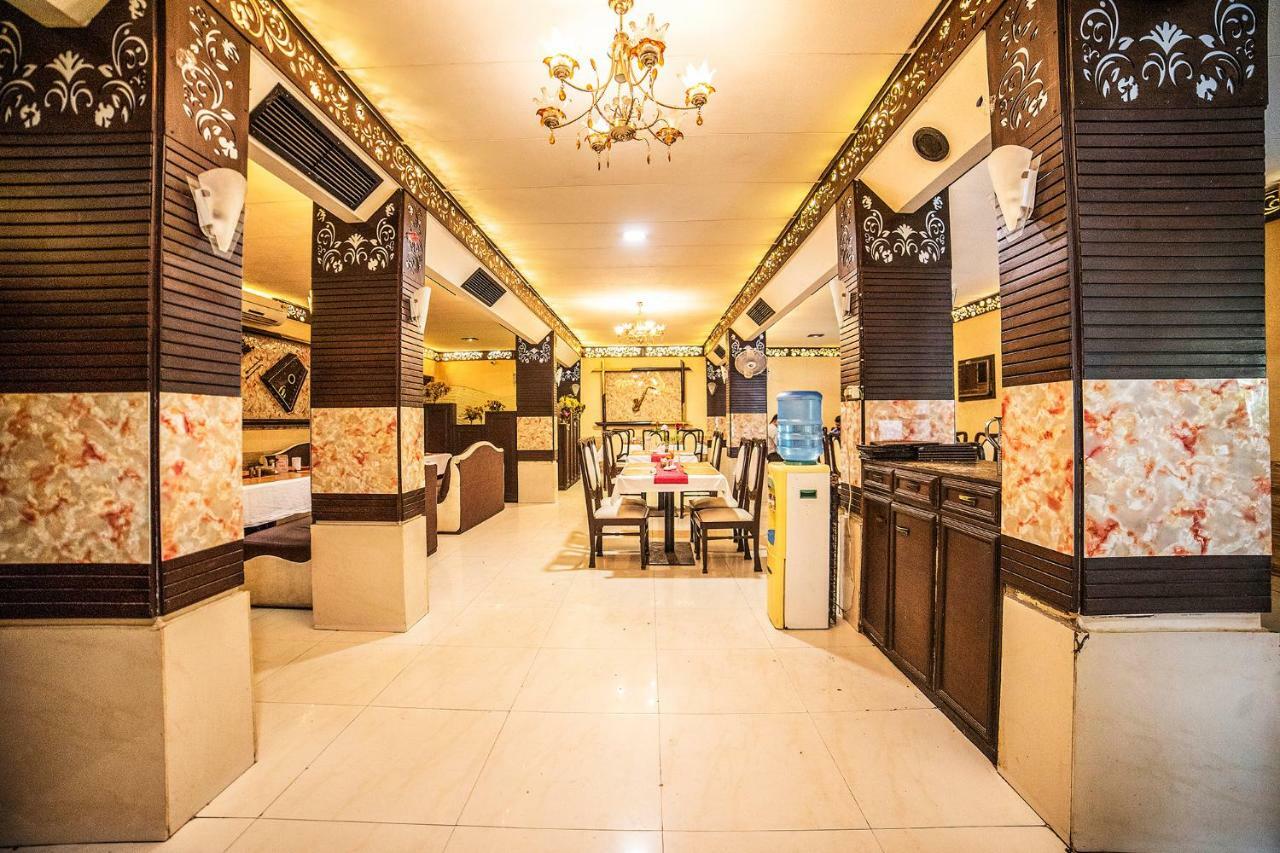 Fabhotel Santoor Geeta Bhawan Square Индор Екстериор снимка