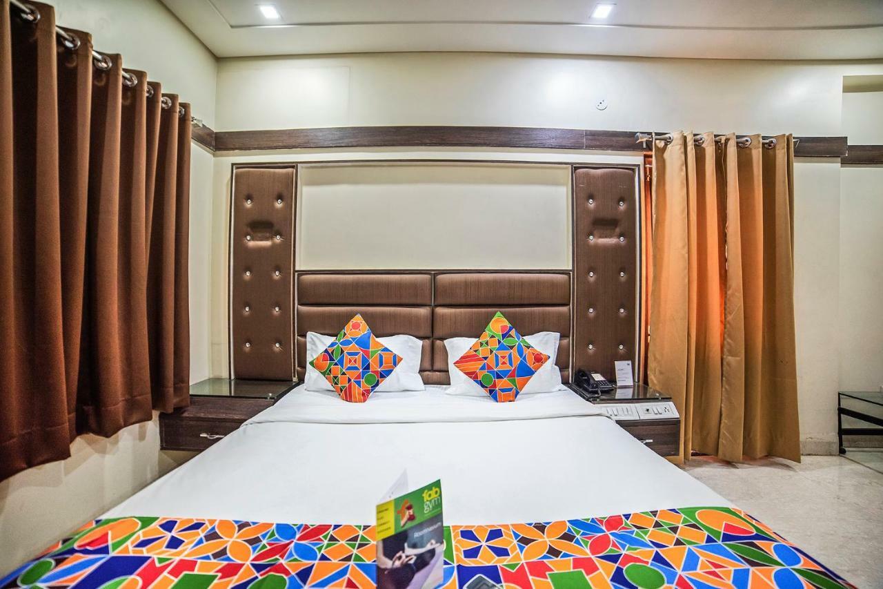 Fabhotel Santoor Geeta Bhawan Square Индор Екстериор снимка
