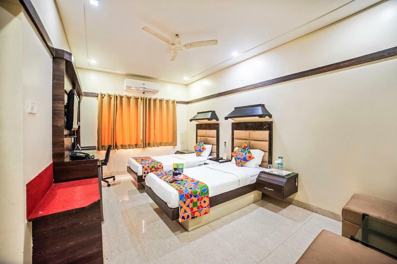 Fabhotel Santoor Geeta Bhawan Square Индор Екстериор снимка