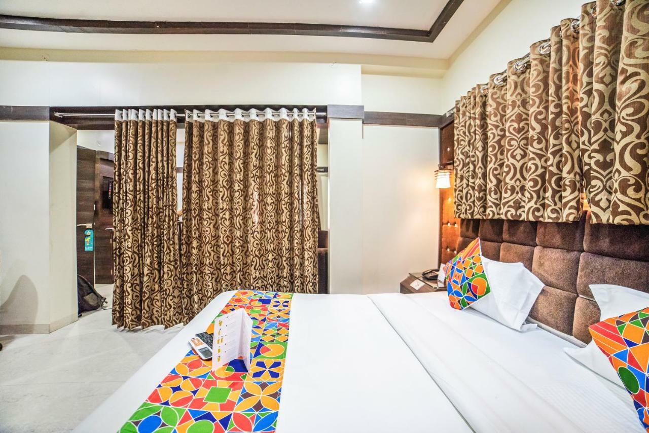 Fabhotel Santoor Geeta Bhawan Square Индор Екстериор снимка
